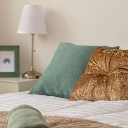 شقة Family Lux Lounge In Voeroesmarty Street By Nw بودابست المظهر الخارجي الصورة